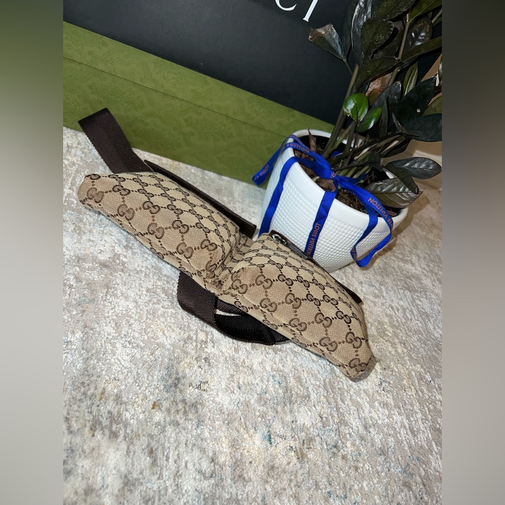 Gucci Belt Bag/ Waist Bag/ Fanny Pack - Picture 5 of 14